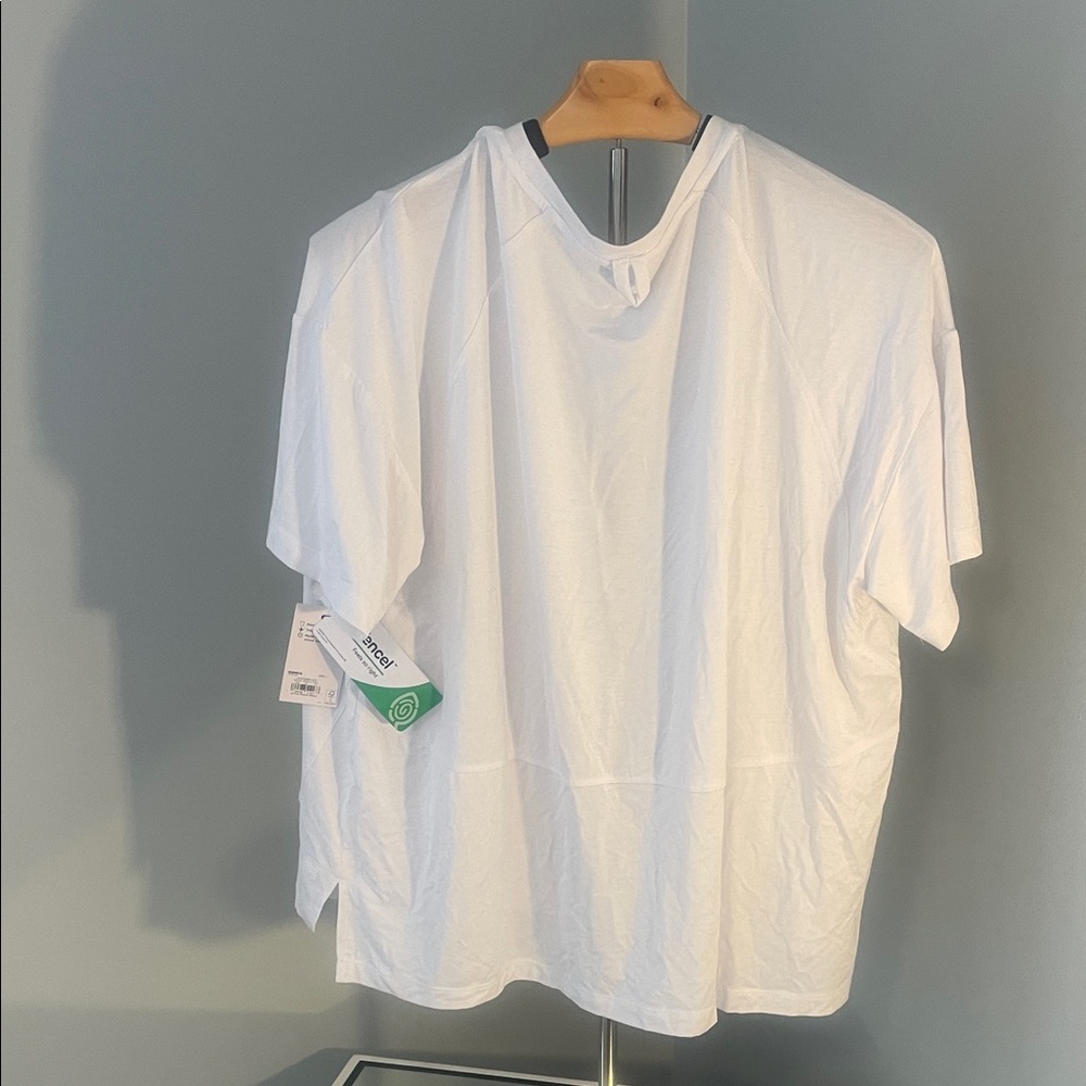 FLX Women's Classic White flowy Short Sleeve Tee nwt large - Picture 8 of 13